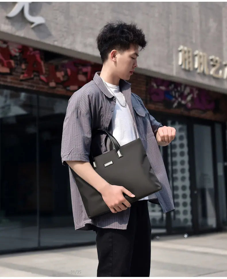 Interior structure showing 14 inch laptop compartment and pockets